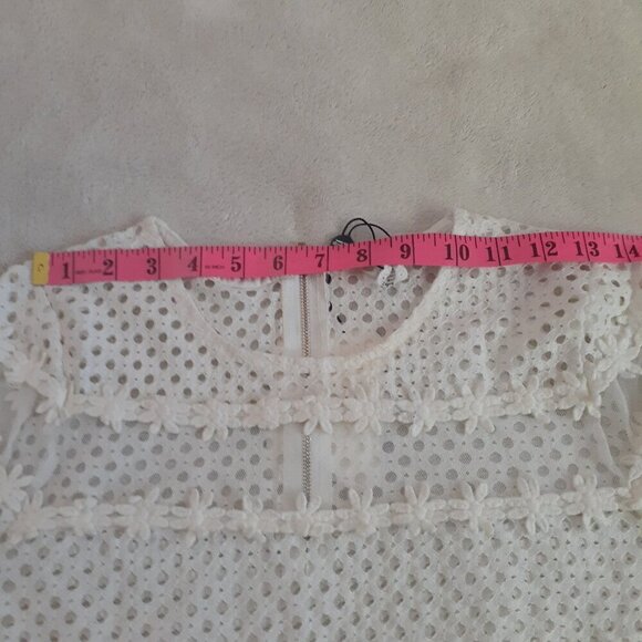 Lollipop Designed by Korea NWT Junior's S White Daisy Crochet Mesh Mod Retro Top - Picture 9 of 14